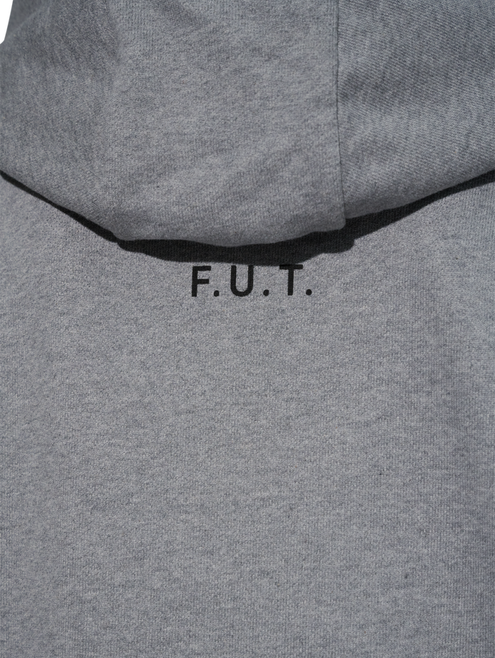 HALO ESSENTIAL HOODIE, GREY MELANGE, model
