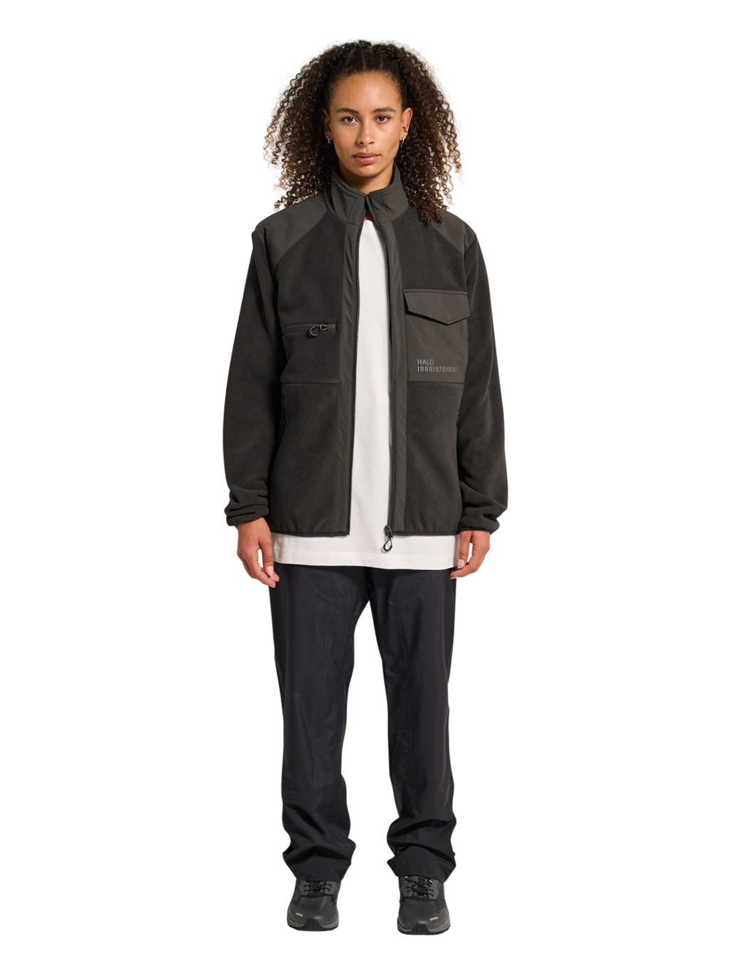 HALO PANELED FLEECE JACKET, RAVEN, model