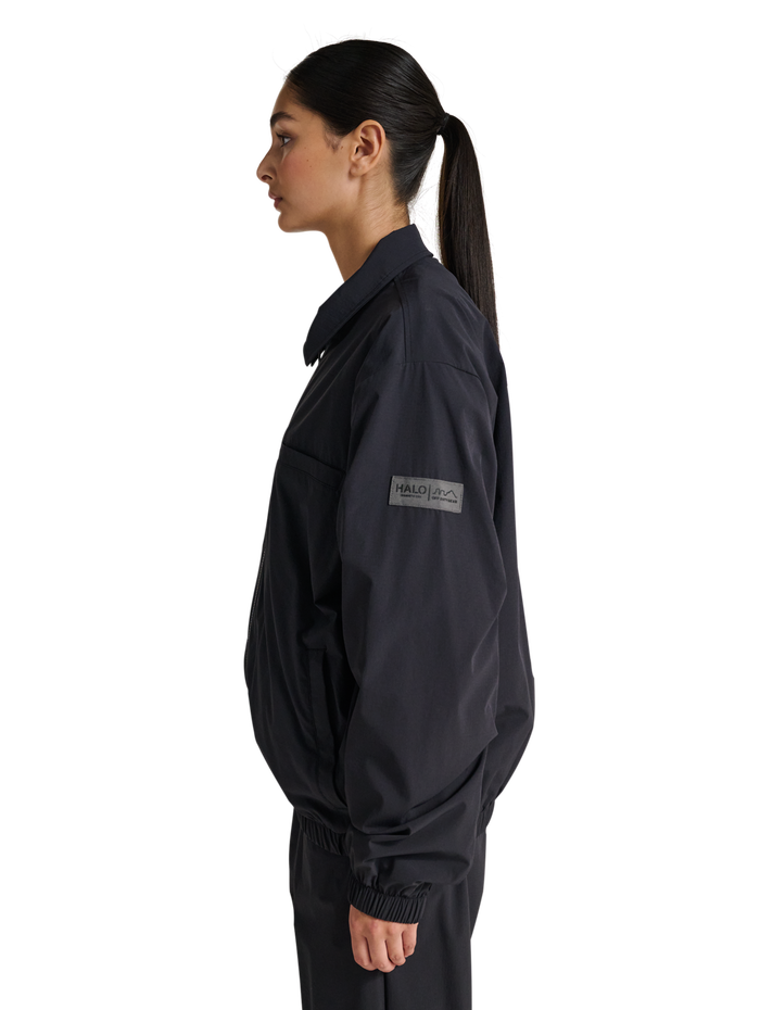 HALO MOVE OVERSHIRT, BLACK, model