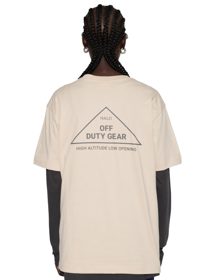 HALO ALTITUDE T-SHIRT, OYSTER GRAY, model