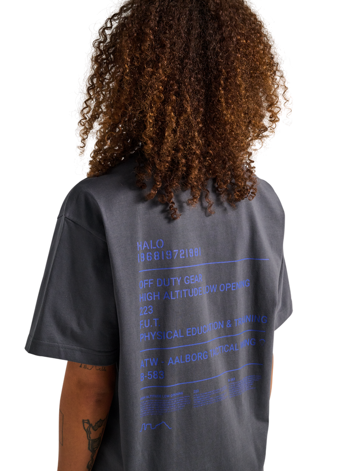 HALO GRAPHIC T-SHIRT, ASPHALT, model