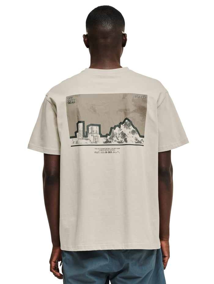 HALO GRAPHIC T-SHIRT 05, SILVER LINING, model
