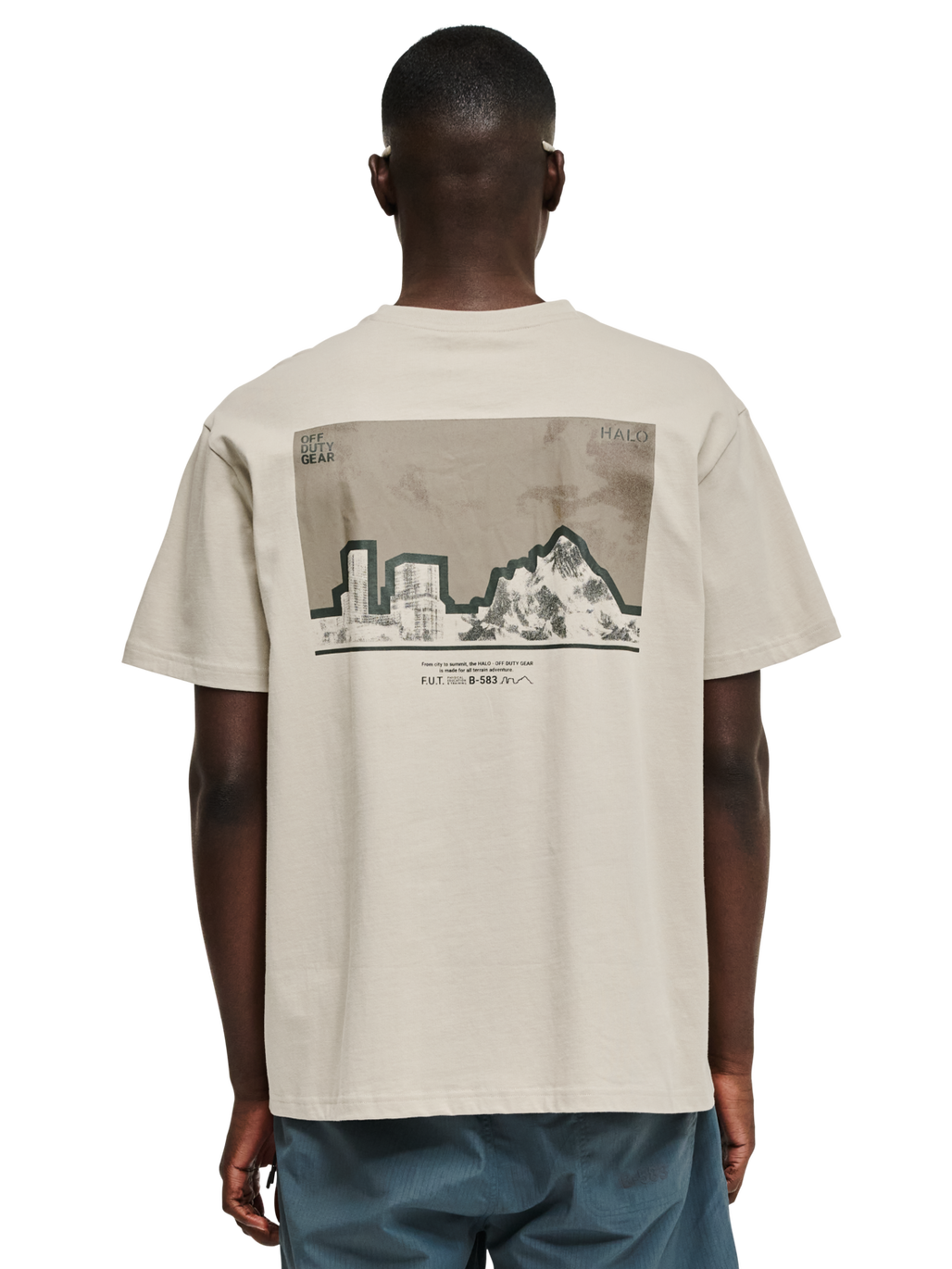 HALO GRAPHIC T-SHIRT 05, SILVER LINING, model