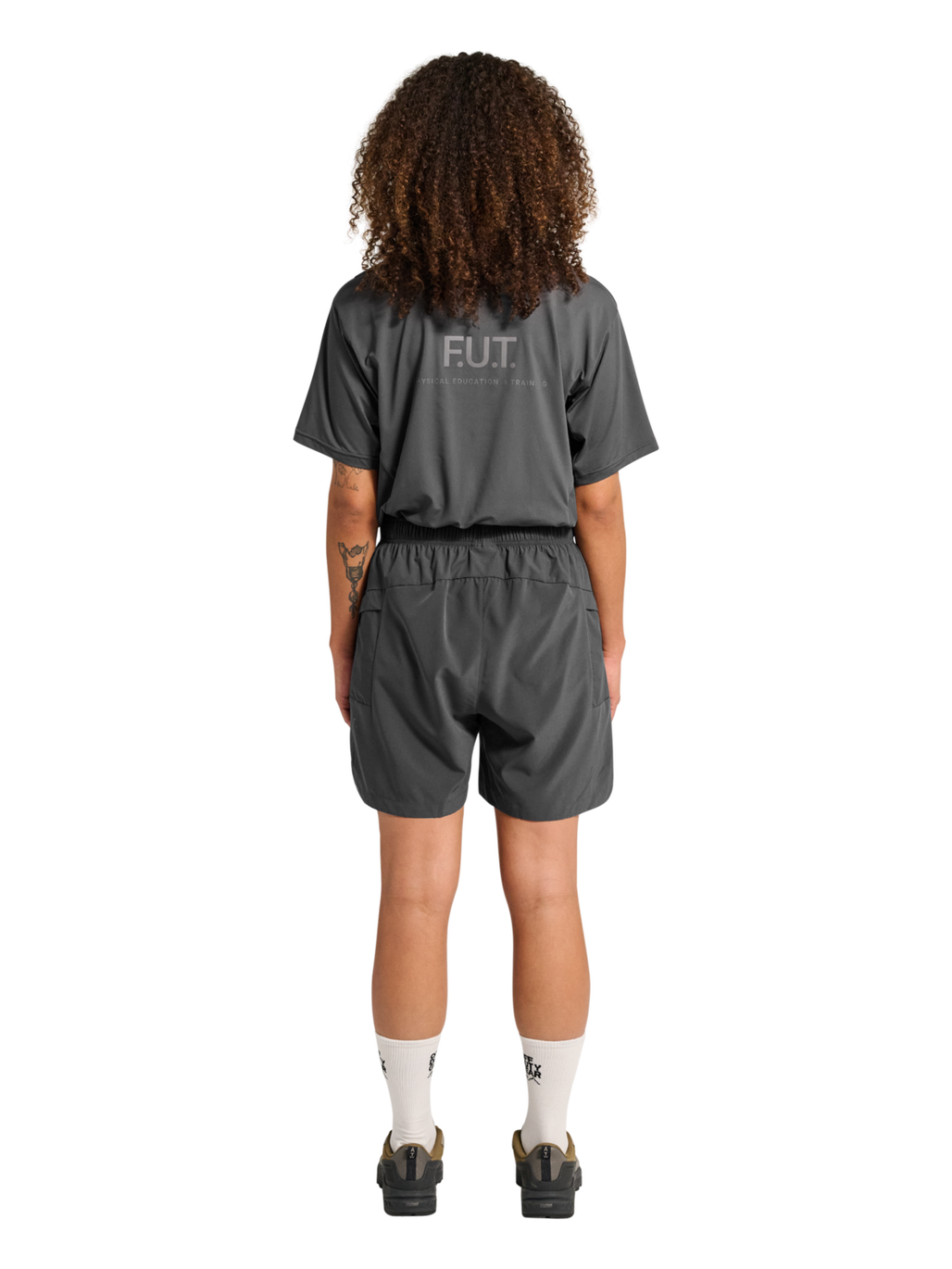 HALO SCOUT SS T-SHIRT, ASPHALT, model