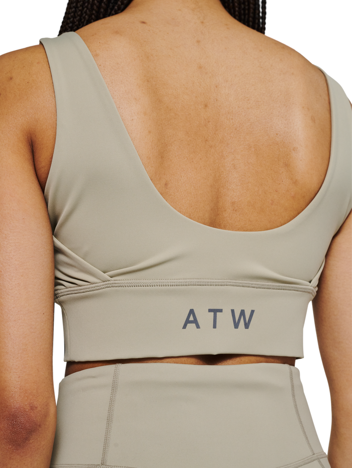 HALO WOMEN TRAINING BRA, SENECA ROCK, model