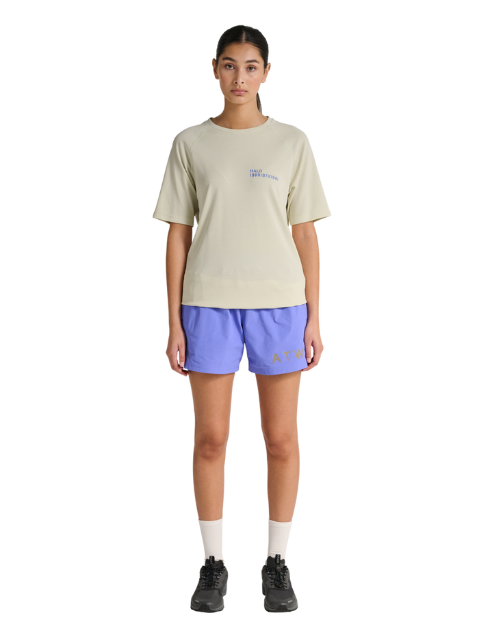 HALO SORONA T-SHIRT, TURTLEDOVE, model