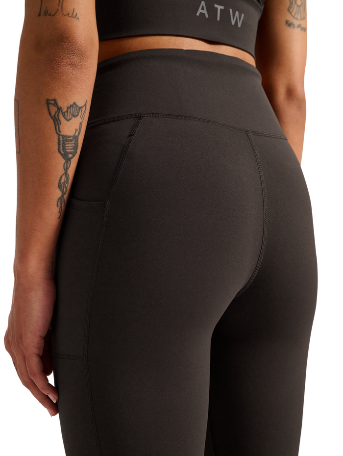 HALO WOMEN TRAINING TIGHTS, CHOCOLATE TORTE, model