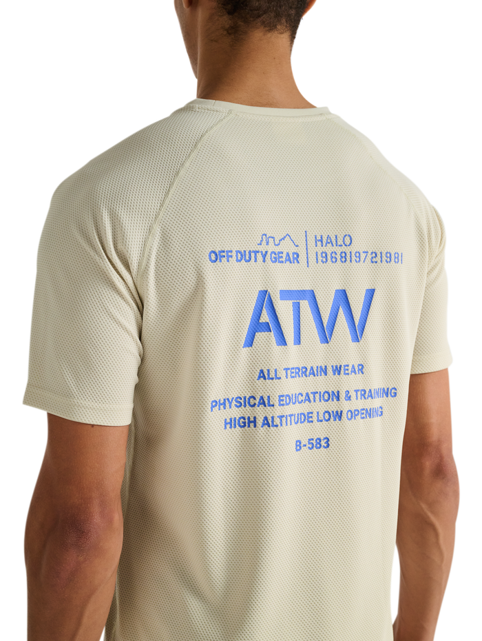 HALO SORONA T-SHIRT, TURTLEDOVE, model