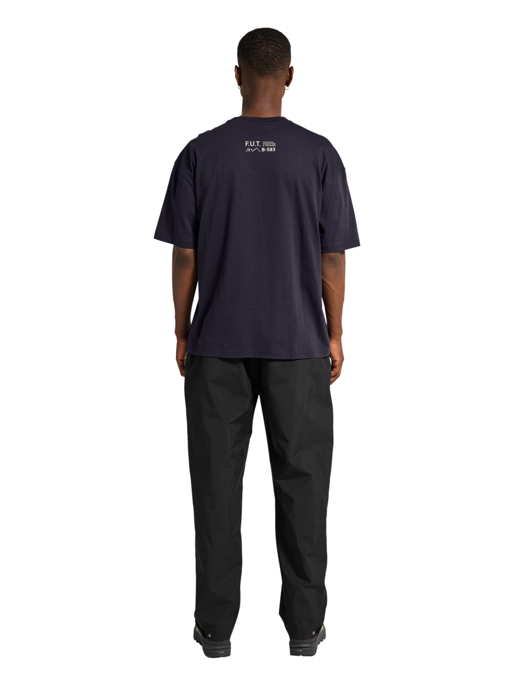 HALO GRAPHIC BOXY T-SHIRT, DEEP WELL, model