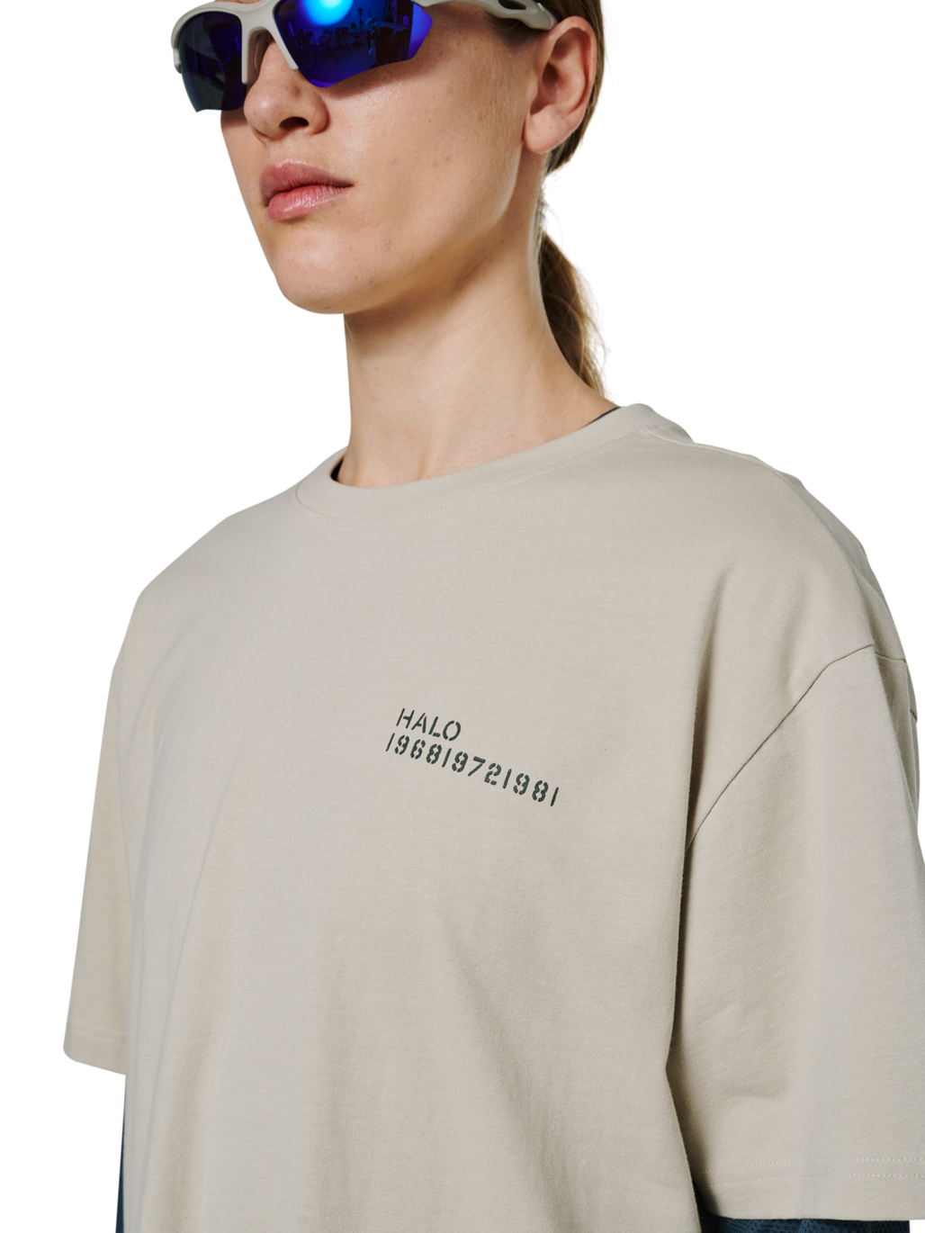 HALO GRAPHIC T-SHIRT 05, SILVER LINING, model