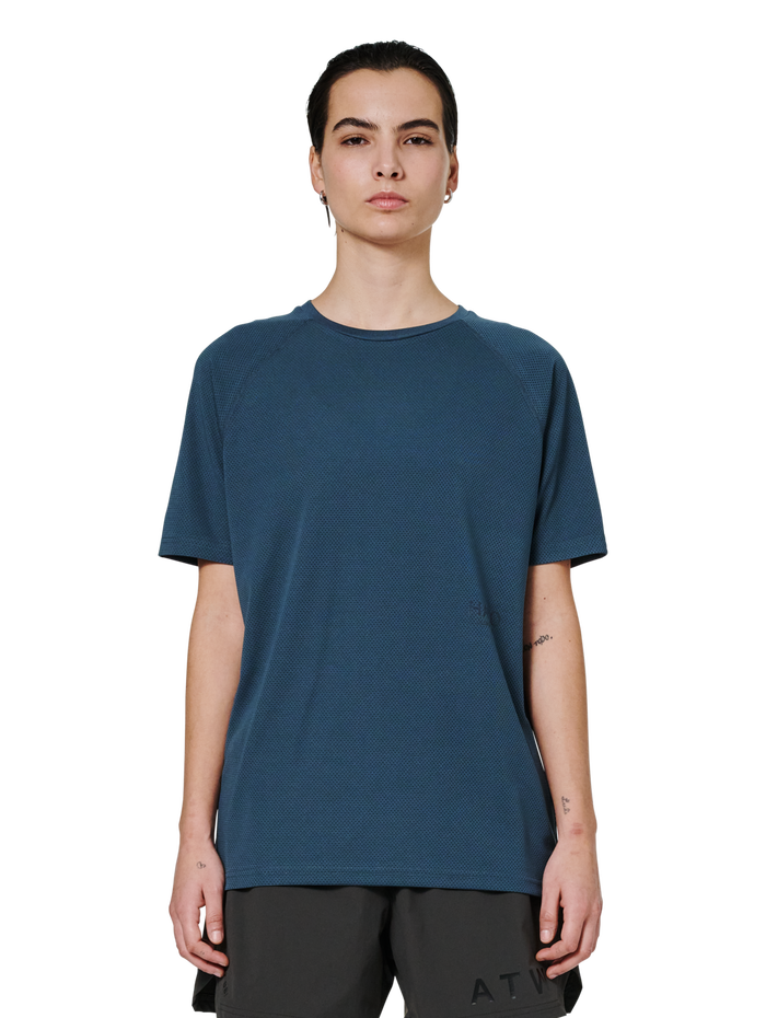 HALO SORONA T-SHIRT, DARK SLATE, model