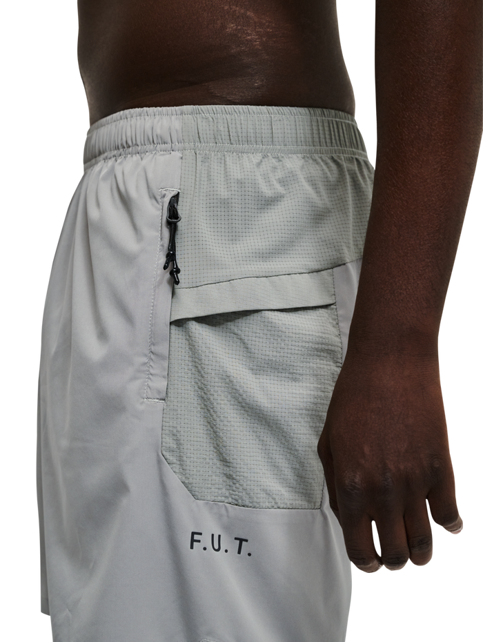 HALO SCOUT SHORTS, GRIFFIN, model