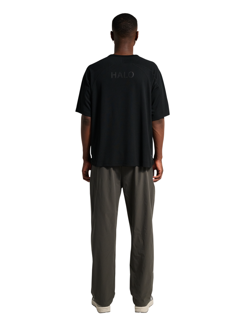 HALO SORONA BOXY T-SHIRT, BLACK, model