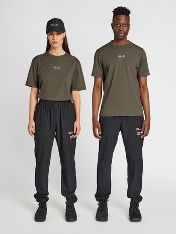 HALO TRAINING TEE, MAJOR BROWN, model