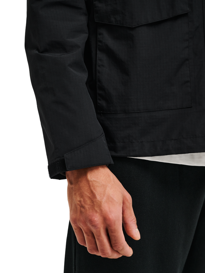 HALO DBU ASSET JACKET, BLACK, model