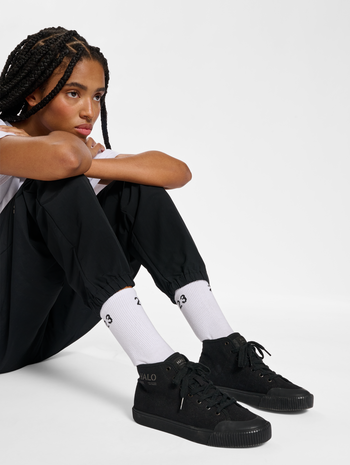 HALO FIELD SHOE MID, CAVIAR, model