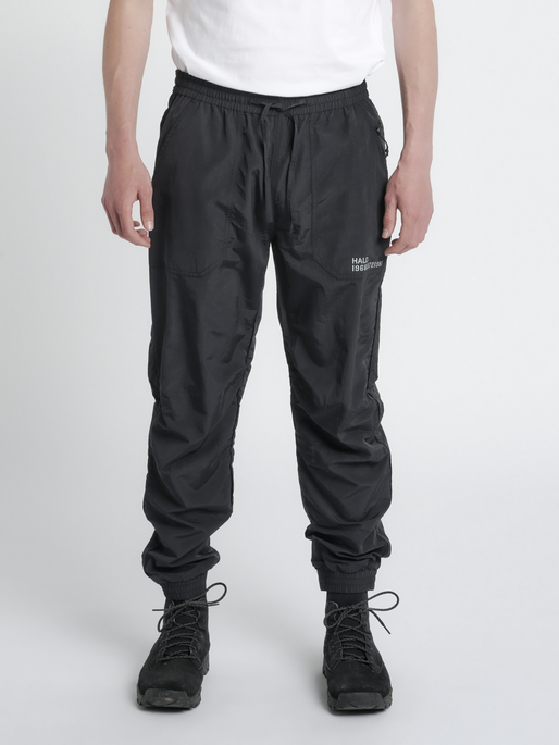 HALO NYLON PANT, BLACK, model