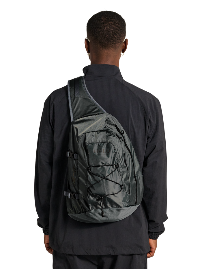 HALO UTILITY CROSSBODY BAG, ASPHALT, model