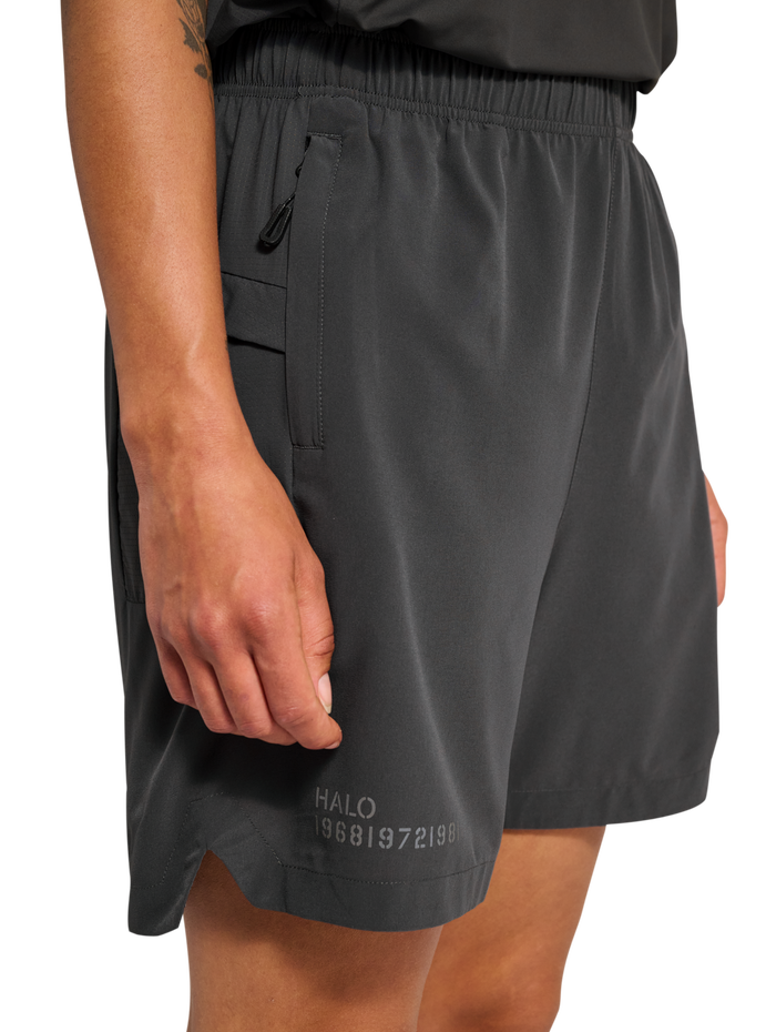 HALO SCOUT SHORTS, ASPHALT, model