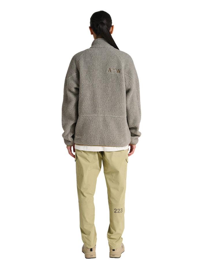 HALO MOVE POLARTEC FLEECE JACKET, TURTLEDOVE, model