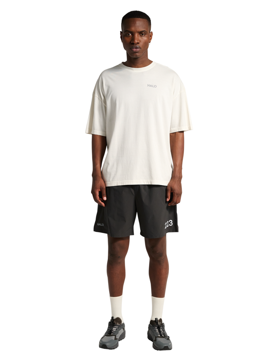 HALO DIVISION LOOSE SHORTS, RAVEN, model