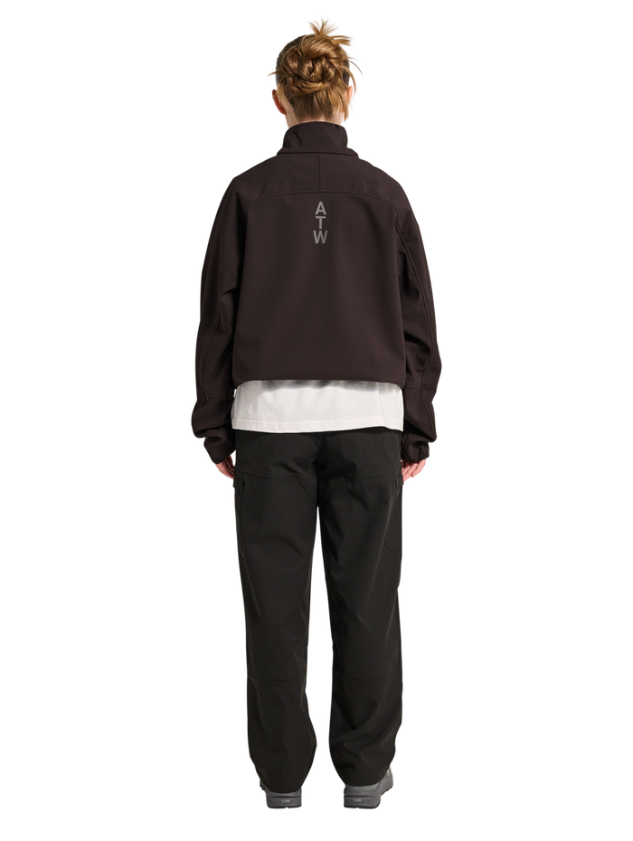 HALO ELITE SOFTSHELL HALF ZIP, CHOCOLATE TORTE, model
