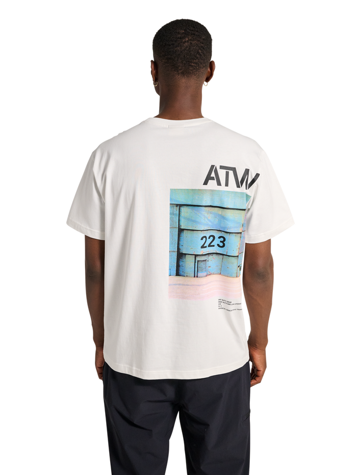 HALO GRAPHIC T-SHIRT, MARSHMALLOW, model