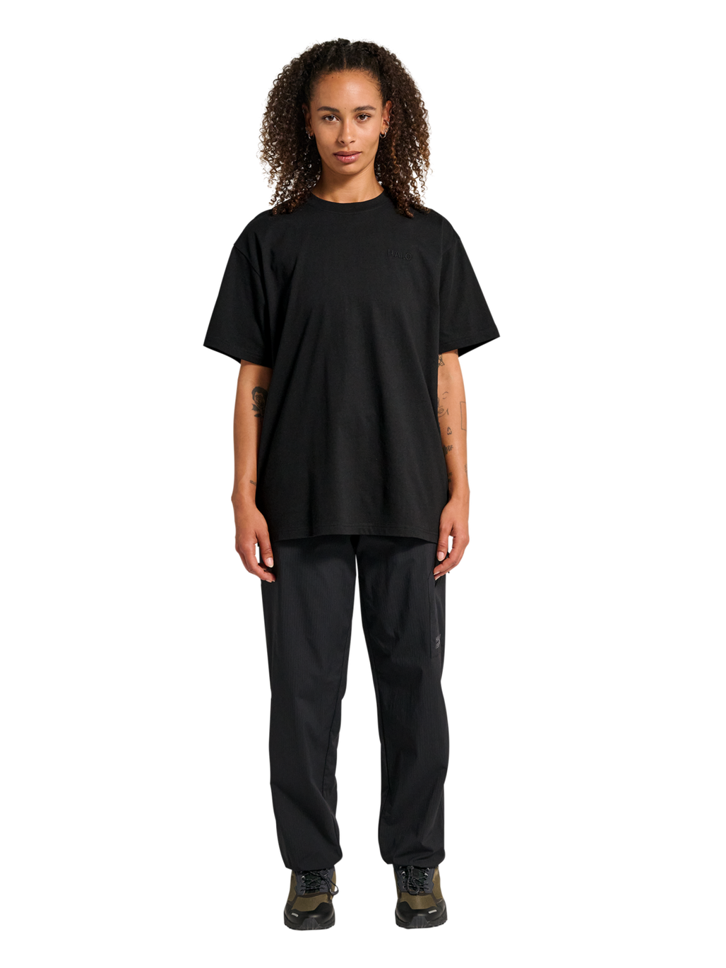 HALO LOGO T-SHIRT, BLACK, model