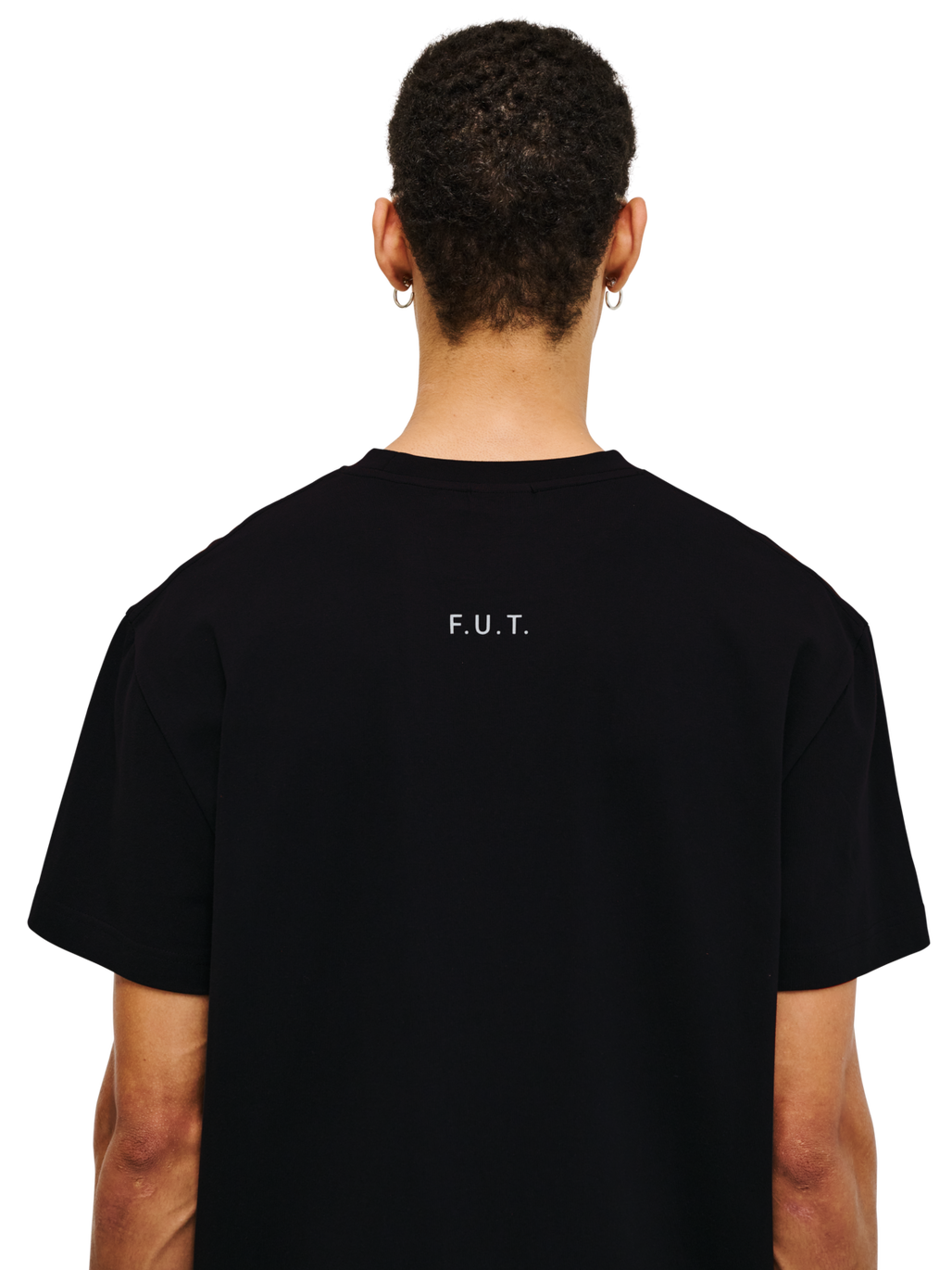 HALO ESSENTIAL T-SHIRT, BLACK, model