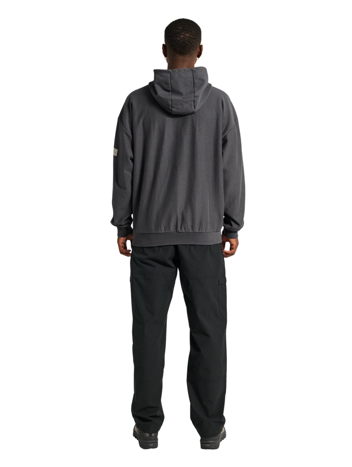 HALO REVERSE BOXY HOODIE, ASPHALT, model