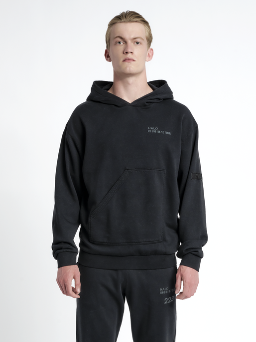 HALO COTTON HOODIE, BLACK, model