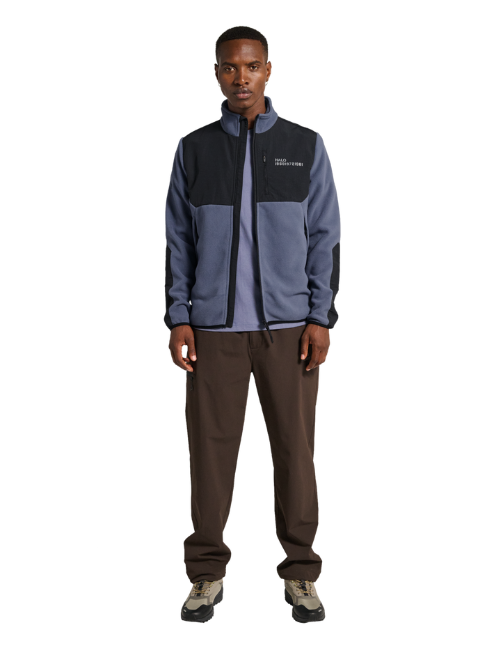 HALO BLOCKED ZIP FLEECE, GRISAILLE, model