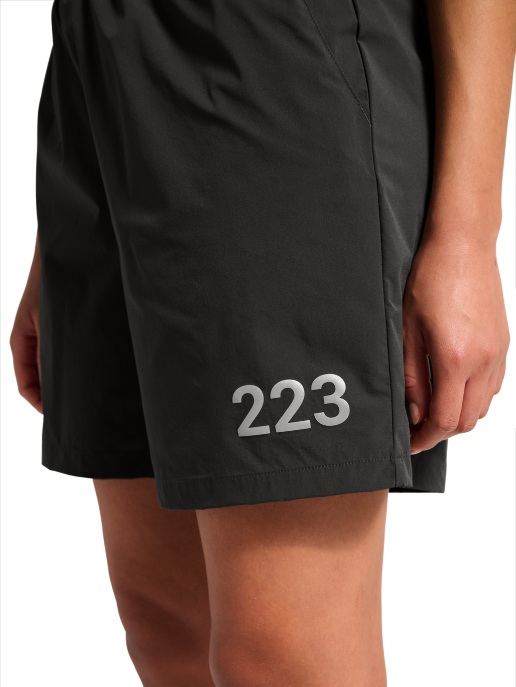 HALO DIVISION LOOSE SHORTS, RAVEN, model