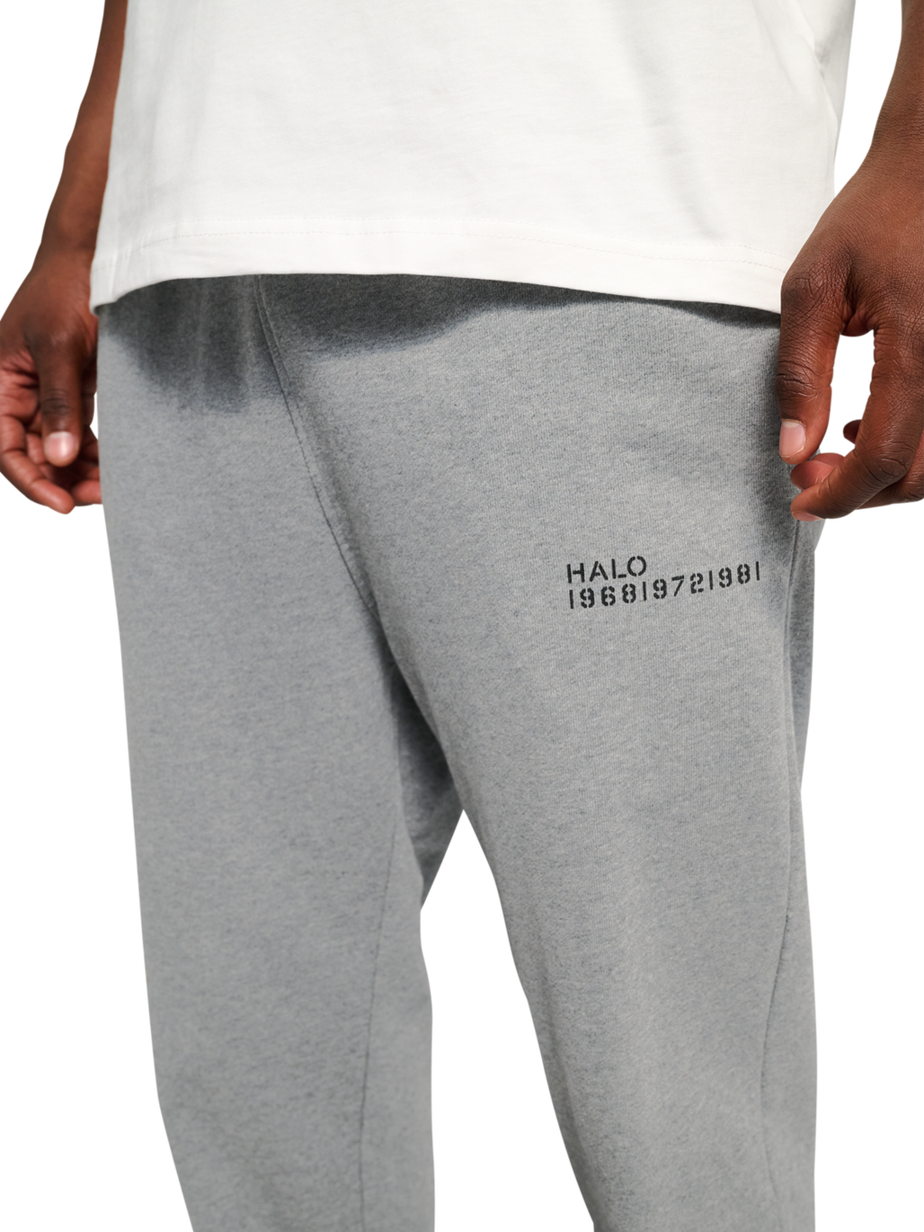 HALO ESSENTIAL SWEATPANTS, GREY MELANGE, model