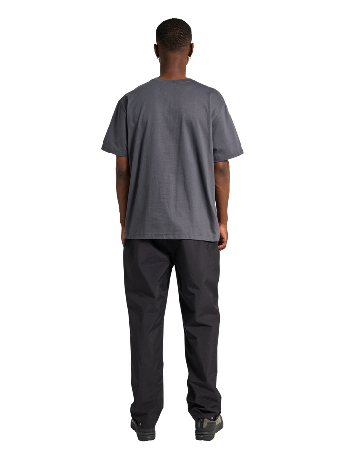 HALO GRAPHIC T-SHIRT, ASPHALT/NEON BLUE, model