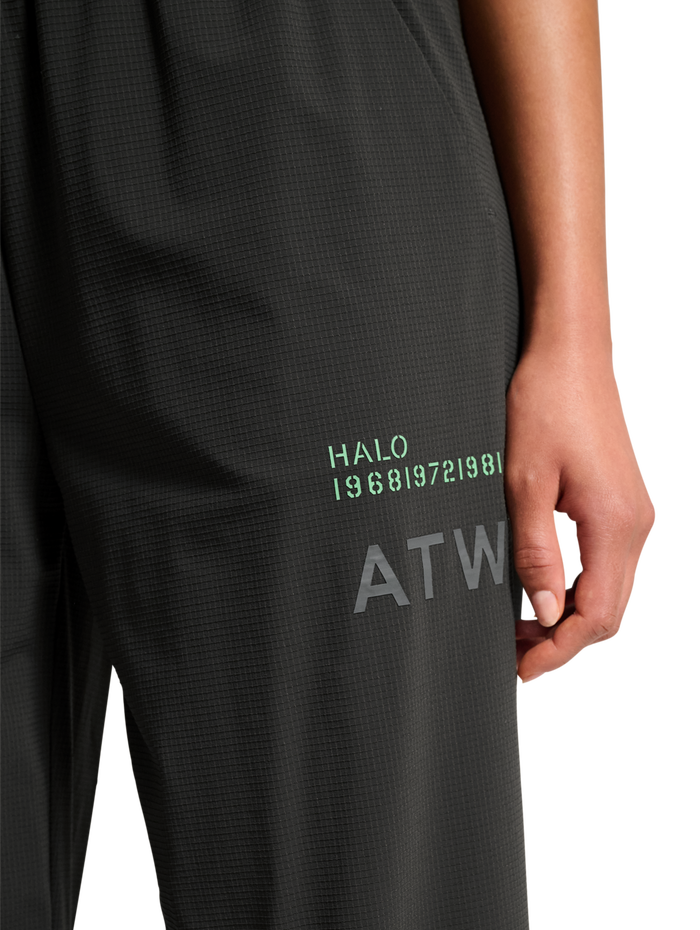 HALO AIR PANTS, RAVEN, model