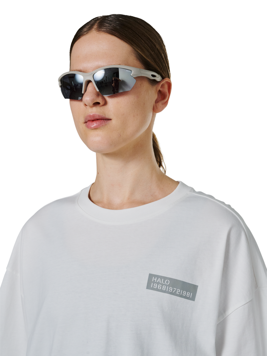 HALO GRAPHIC BOXY T-SHIRT, MARSHMALLOW/GRIFFIN/GRIFFIN, model