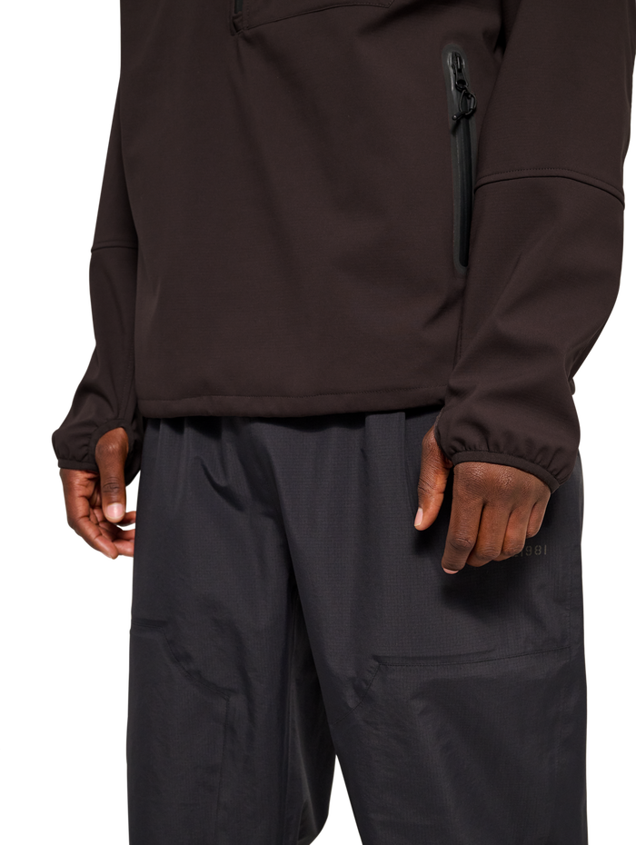 HALO ELITE SOFTSHELL HALF ZIP, CHOCOLATE TORTE, model
