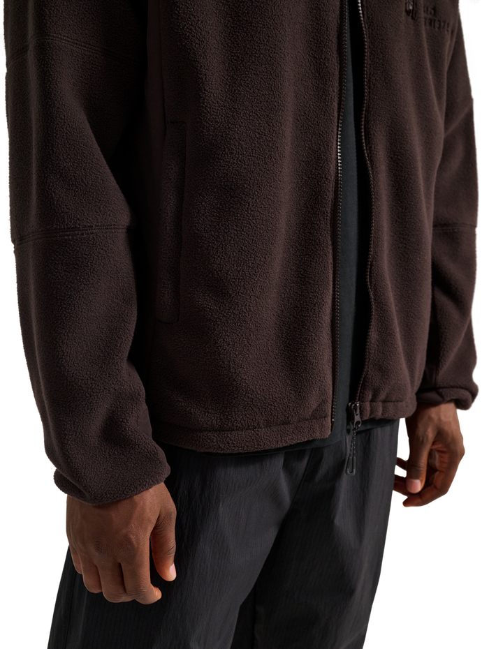 HALO WINDPROOF TEDDYFLEECE JACKET, CHOCOLATE TORTE, model