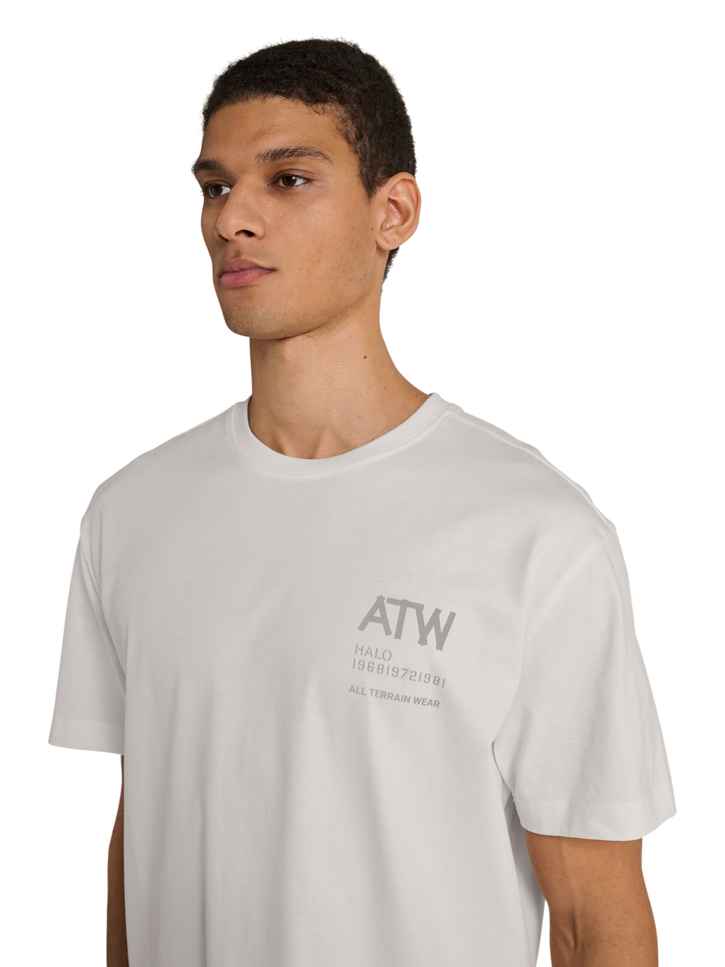 HALO GRAPHIC T-SHIRT, MARSHMALLOW/SILVER, model