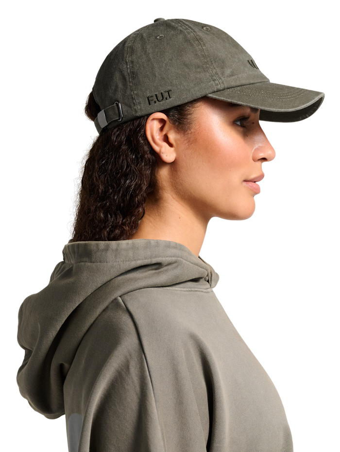 HALO WASHED CANVAS CAP, CAPERS, model