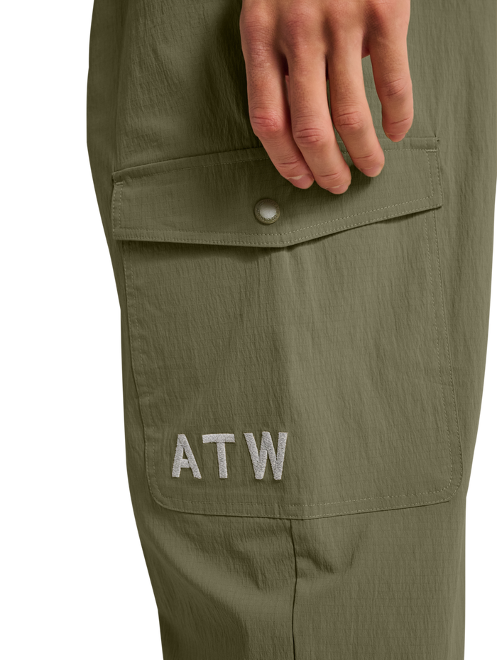 HALO NOVA PANTS, MERMAID, model