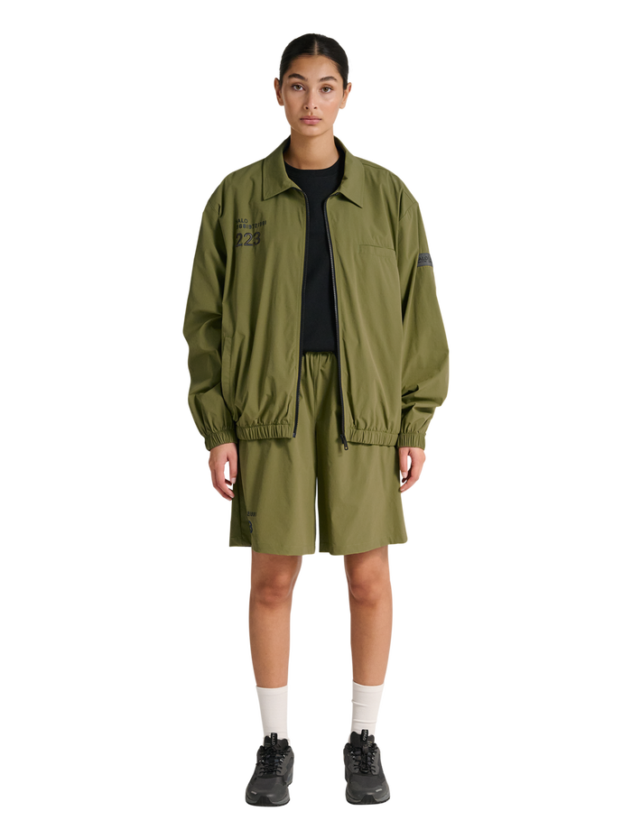 HALO MOVE OVERSHIRT, OLIVE DRAB, model