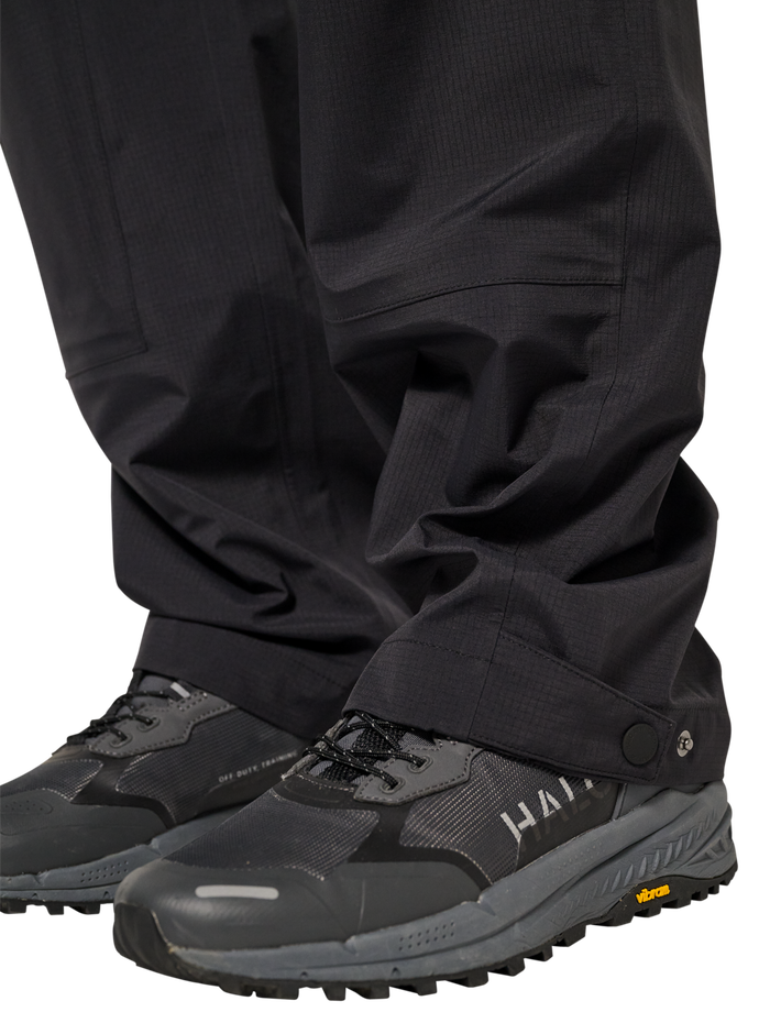 HALO GHOST SHELL PANTS, BLACK, model