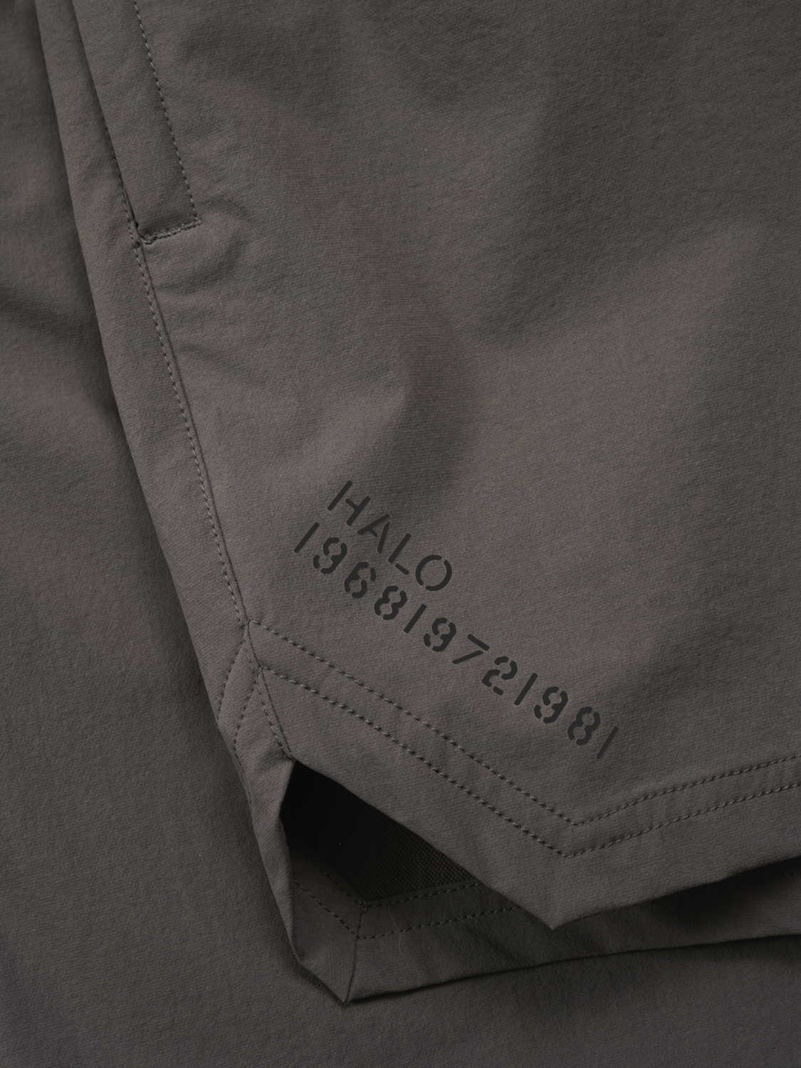 HALO SHORTS, RAVEN, packshot