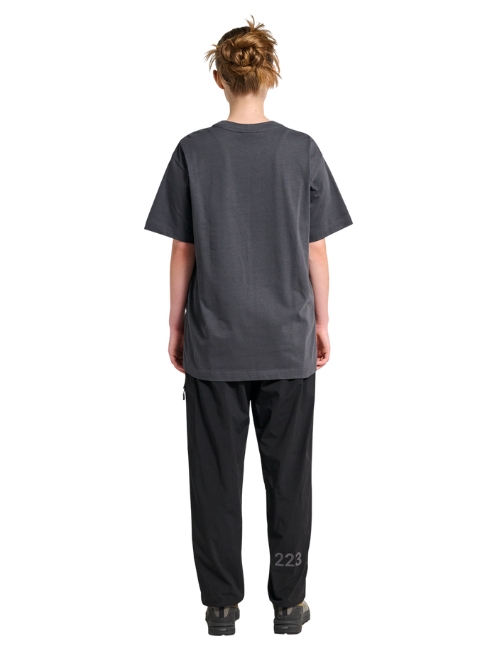 HALO GRAPHIC T-SHIRT, ASPHALT/NEON BLUE, model