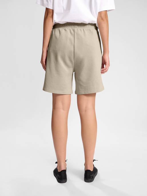HALO COTTON SHORTS, SILVER LINING, model