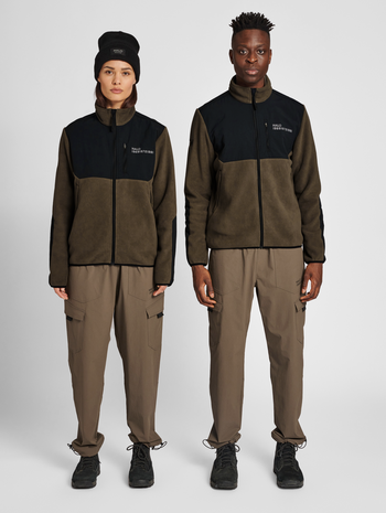 HALO BLOCKED ZIP FLEECE, MAJOR BROWN, model