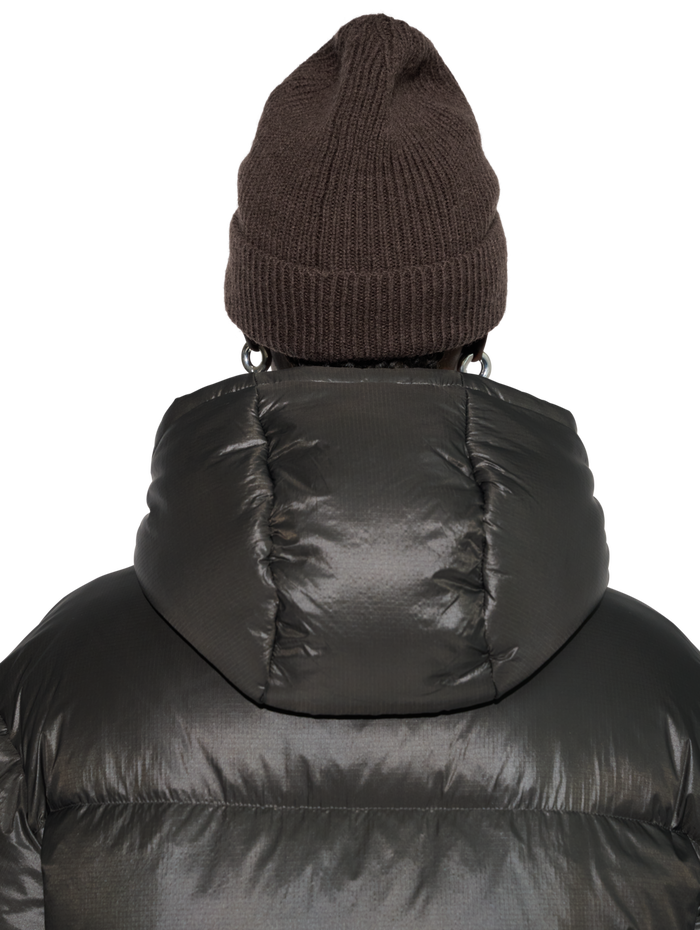 HALO WOOL MIX BEANIE, BRACKEN, model