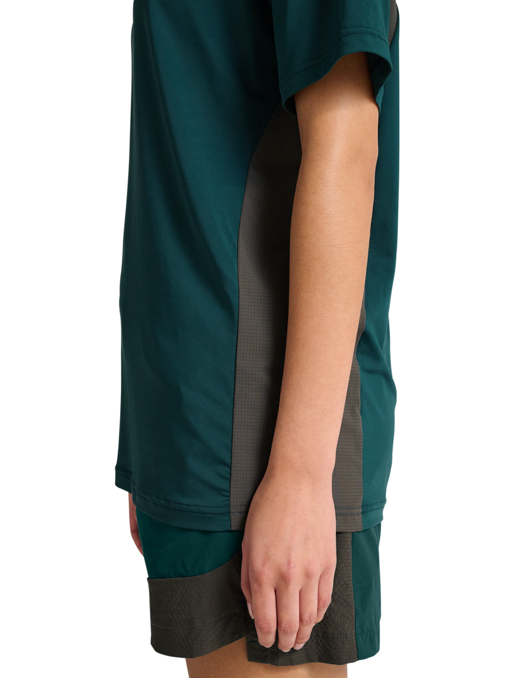 HALO DIVISION T-SHIRT, SEA MOSS, model